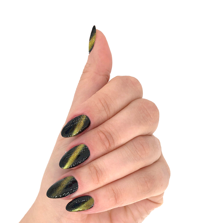 Layla Cosmetics Cat Eye Gel Polish N.2 Snobby - Oja Semipermanenta Efect Cat Eye