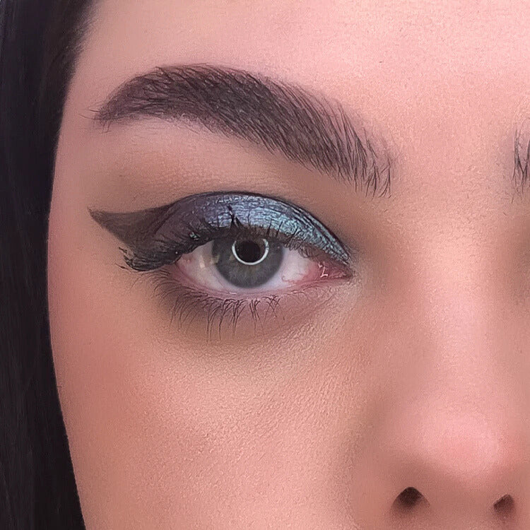 Layla Cosmetics Rarity Trichrome Liquid Eyeshadow N. 6 FLUORITE – Fard de Ochi