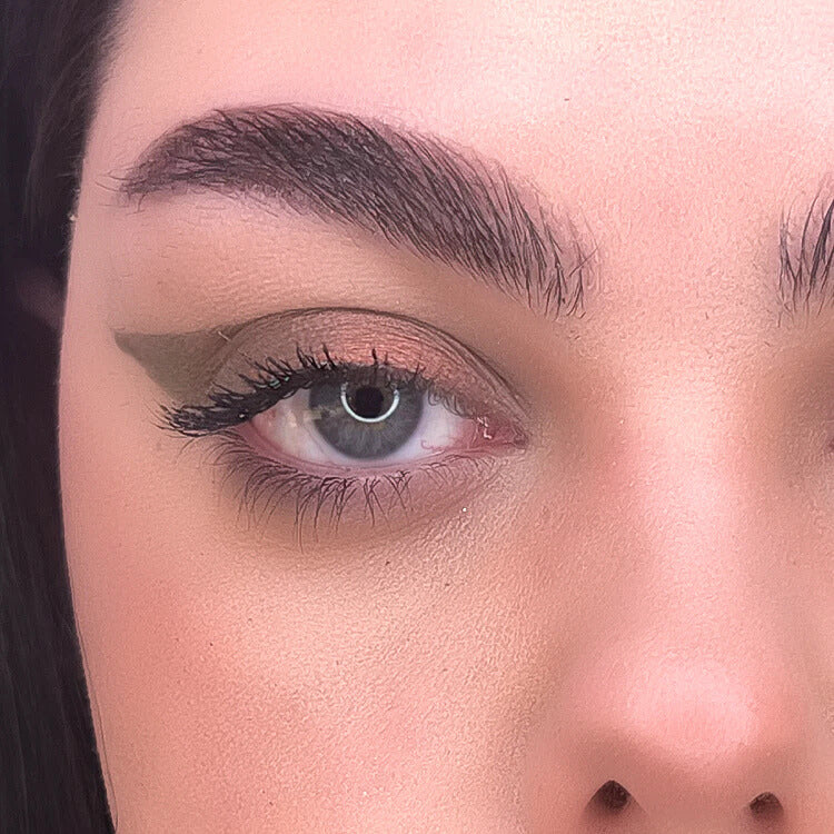 Layla Cosmetics Rarity Trichrome Liquid Eyeshadow N. 9 ESSONITE – Fard de Ochi