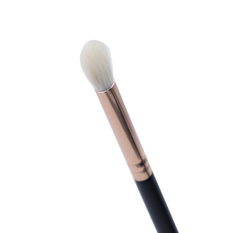 Layla Cosmetics Crease Brush E111 - Pensula pentru Ochi