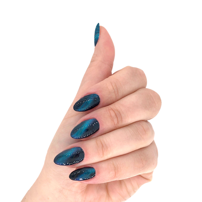 Layla Cosmetics Cat Eye Gel Polish N.6 Selfish - Oja Semipermanenta Efect Cat Eye