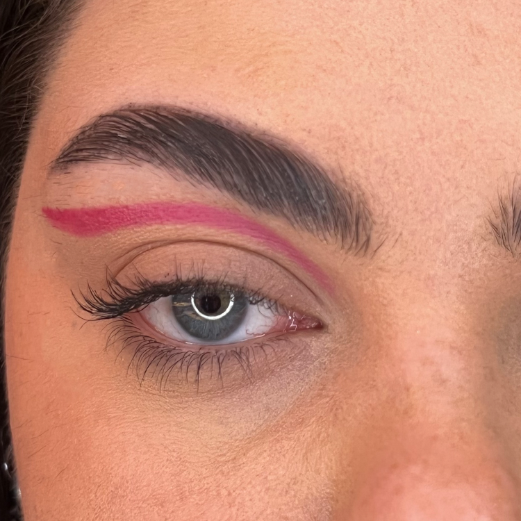 Layla Cosmetics Microeyeliner Intracigliare No 3 - Creion Contur Ochi Ultra Subtire